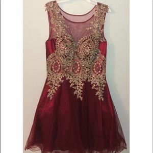 Burgundy Chicas Short Formal Dress